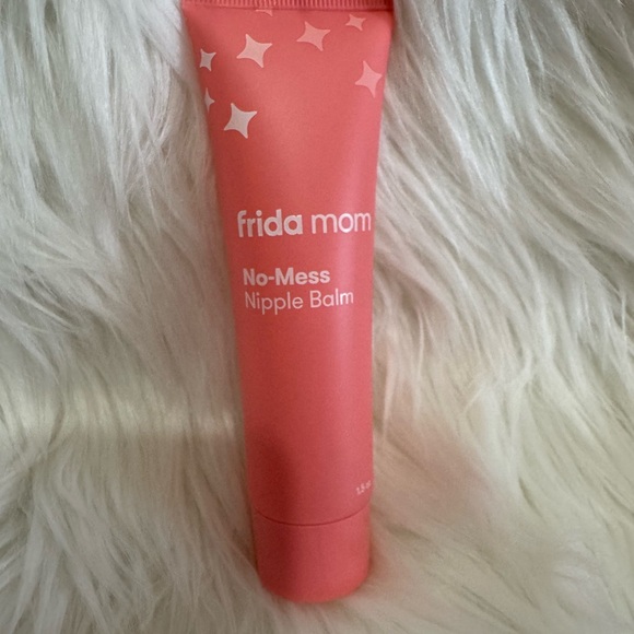 Frida Mom Breastfeeding Survival Kit w/ Nipple Cream, Lactation Breast Pad Kit - Picture 4 of 7